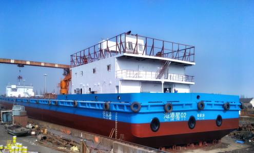 国内最大水油气补给趸船即将投用